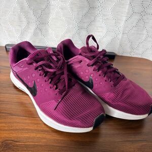 Nike Downshifter Women's 7 Athletic Running Shoes Wine Maroon Burgundy Preppy